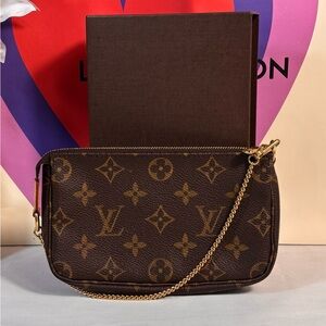 Louis Vuitton Pochette Accessories